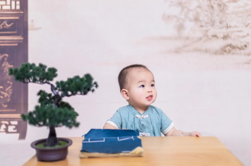 平阳满月宝宝放屁臭 平阳满月宝宝放屁臭